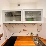 Montparnasse Art Gallery Studio /3p *