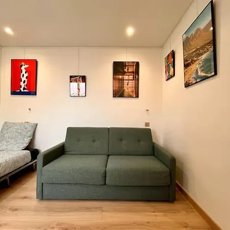 Montparnasse Art Gallery Studio /3p